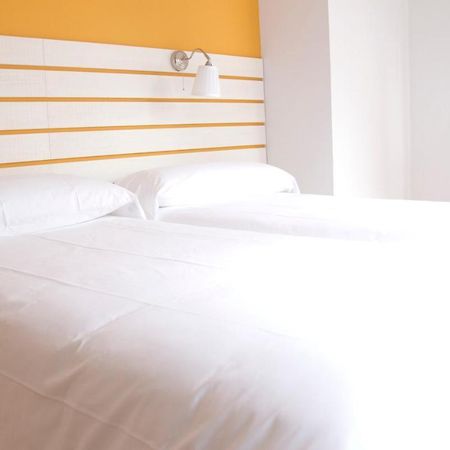 Hostal Boreal Mistral Burgos Exterior photo